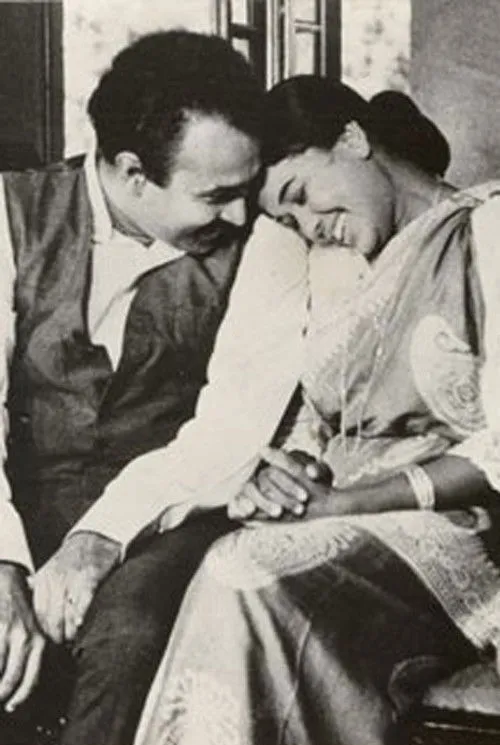 Shanthi Lekha interpreta a Irene's mother en Nidhanaya