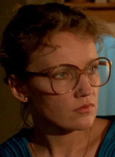 Roman Bartosiewicz interpreta a Sasiad Stefana en Nieproszony gość