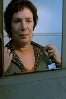 Raymonde de Kuyper interpreta a Ms. Van Dam en Niks tegen Kees zeggen