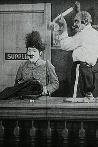 Charles R. Bowers interpreta a (as Charley Bowers) en Nothing Doing