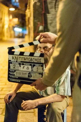 ????? ?apad?µ?t??t?? interpreta a Junky en Ο Κλεπταποδόχος