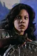 Cynthia L. James interpreta a en Odds and Ends