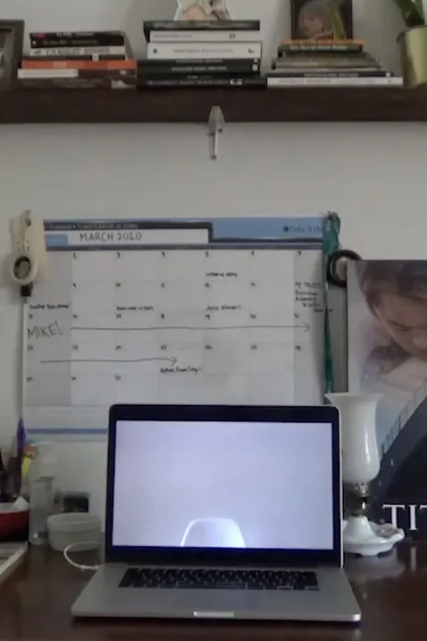 Sophy Romvari interpreta a  en Oh, to Realize