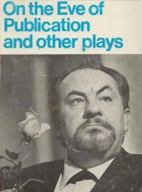 Leo McKern interpreta a Robert Kelvin en On the Eve of Publication