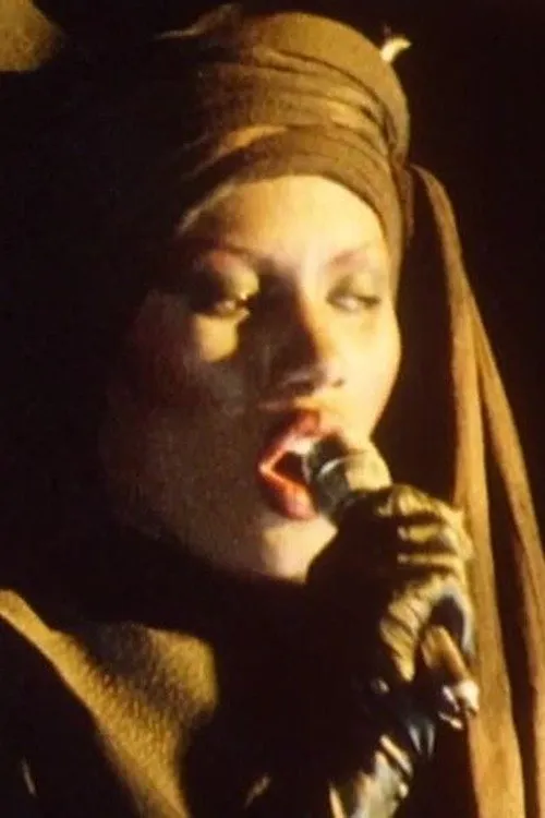 Grace Jones interpreta a Self en One in Five