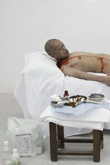 Yunchang He interpreta a Himself en One Meter Democracy