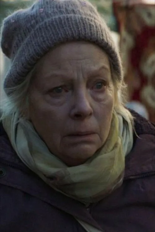 Chris Luca interpreta a Young George en Only the Lonely