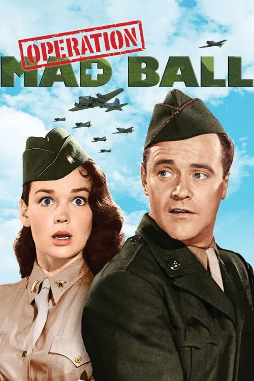 Kathryn Grant interpreta a Lt. Betty Bixby en Operación Gran Baile