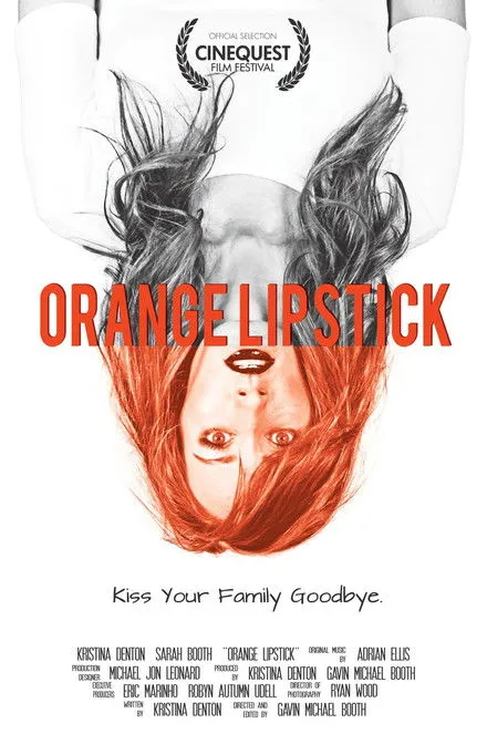 Kira Powell interpreta a Cassie en Orange Lipstick