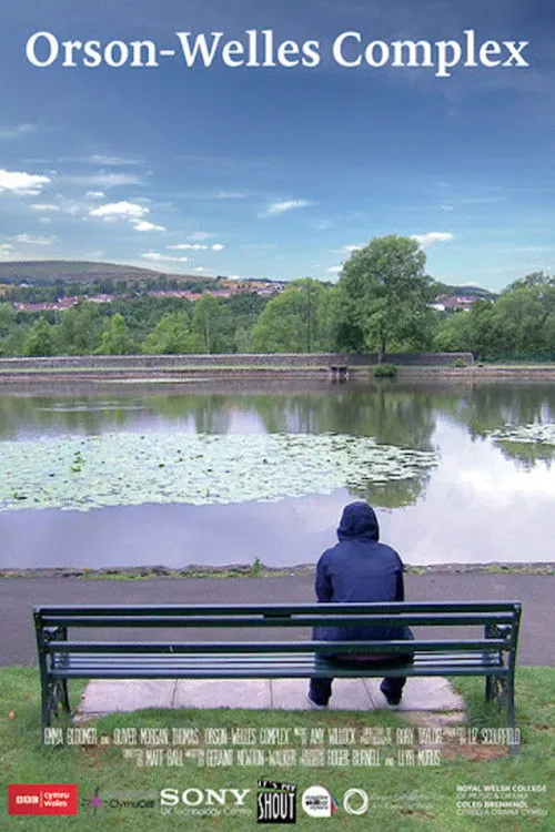 Oliver Morgan-Thomas interpreta a Alec en Orson Welles Complex