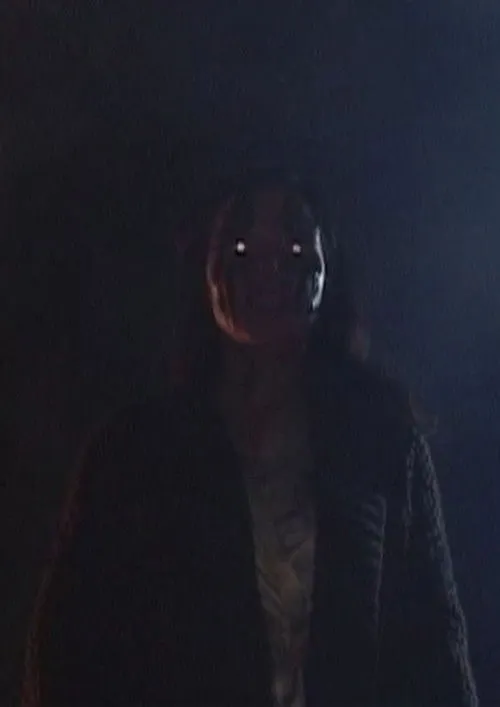 Becki Hayes interpreta a Ms. Berilo en PaleDV