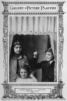 Elizabeth Miller interpreta a The Other Woman en Papa's Sweetheart