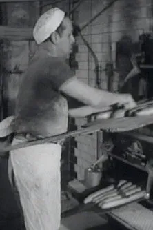 Alexandre Trauner interpreta a  en Paris mange son pain