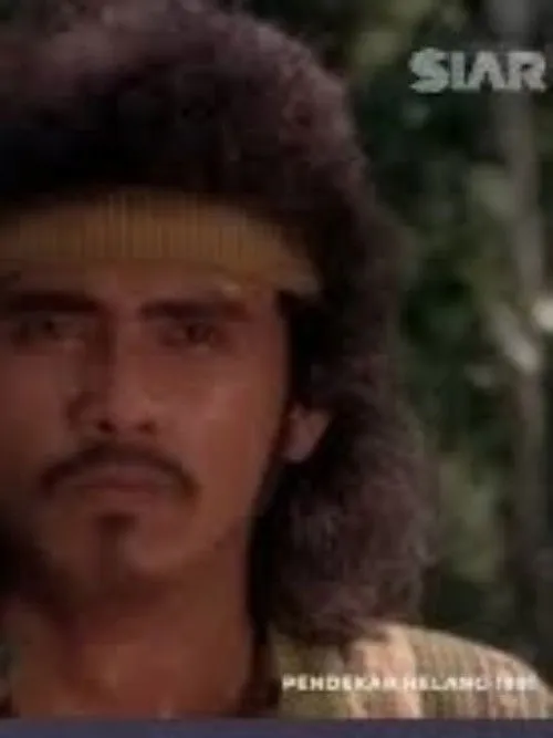 Johari Hamid interpreta a  en Pendekar Helang