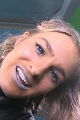 Murphy Maxwell interpreta a  en Permission Streak