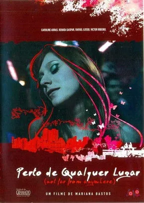 Renata Gaspar interpreta a Julia en Perto de Qualquer Lugar