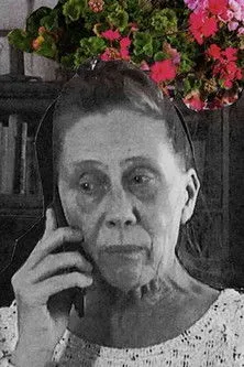 Kati Outinen interpreta a en Pettäminen tekee hyvää vaan