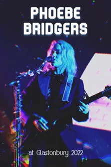 Phoebe Bridgers interpreta a en Phoebe Bridgers at Glastonbury 2022