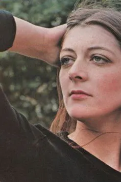 Stephen Calcutt interpreta a  en Phoelix