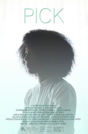 Phyola James interpreta a Ms. Davis en Pick