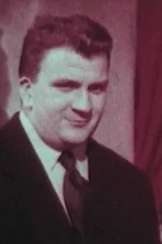 Jean Martin interpreta a en Pierres oubliées