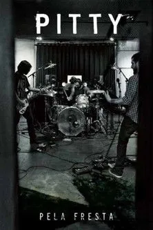 Pitty interpreta a en Pitty: Pela Fresta