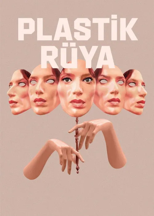Nihal Yalçin interpreta a Belma en Plastik Rüya