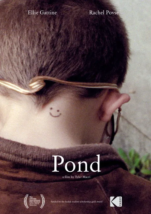 Rachel Povse interpreta a Mother en Pond