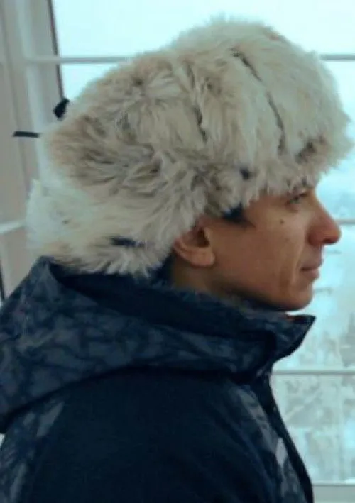 Igor Kovalenko interpreta a en Понедельник, вторник… Горшков