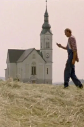 Gregor Cušin interpreta a Priest en Prezgodaj dva metra spodaj