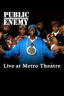 Professor Griff interpreta a Rappeur en Public Enemy Live at the Metro Theatre