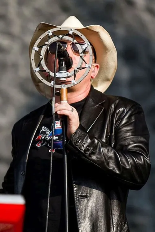 Paul Barker interpreta a bass en Puscifer - Lollapalooza Brazil 2013