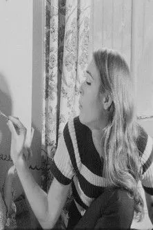 Ingrid Superstar interpreta a  en Queen of China (Hanoi Hanna)