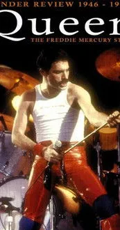 Malcolm Dome interpreta a Self en Queen Under Review: 1980 - 1991