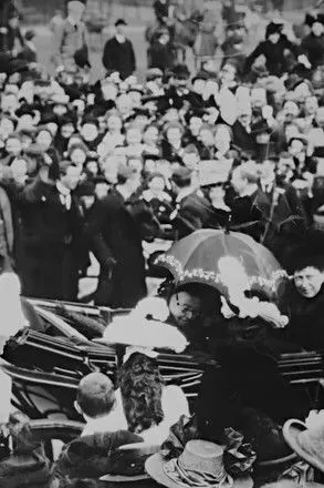 Queen Victoria of the United Kingdom interpreta a Herself en Queen Victoria's Last Visit to Ireland