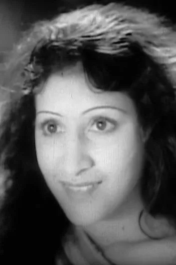 Tom Terriss interpreta a The Vagabond Adventurer en Quest of the Perfect Woman: The Vampire of Marrakesh