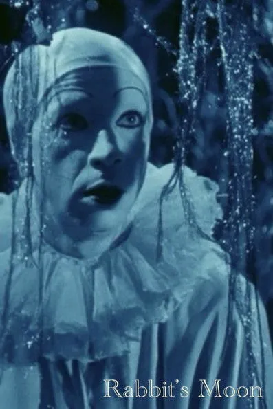 Nadine Valence interpreta a Columbine (Uncredited) en Rabbit's Moon