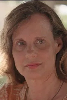 Dariush Kashani interpreta a Omid Shirazi en Rachel Hendrix