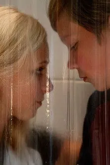 Hilla Pekkarinen interpreta a Little sister en Rakastan Annaa