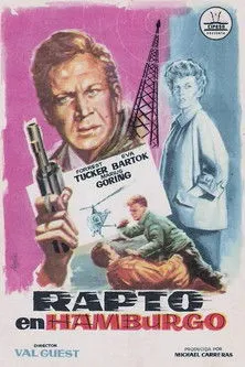 Andre Mikhelson interpreta a Russian thug answering Ludwigstrasse door en Rapto en Hamburgo