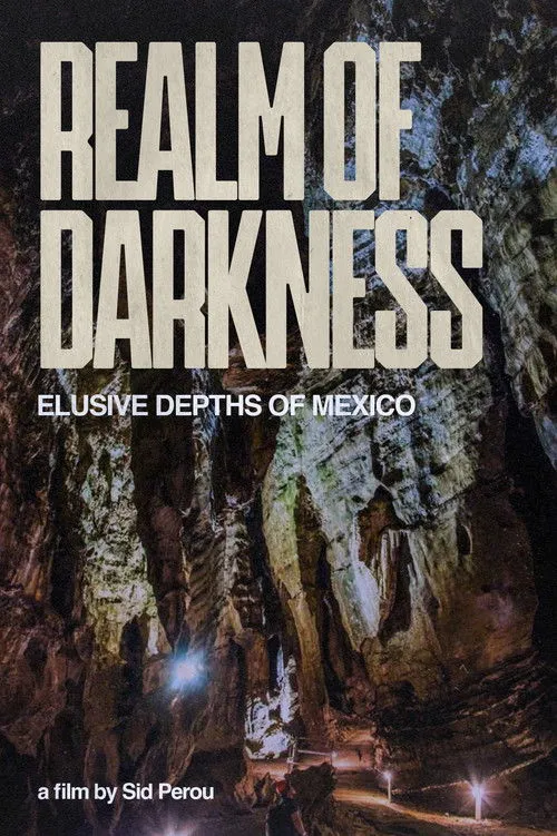 John Castle interpreta a Narrator en Realm of Darkness - The Elusive Depths of Mexico