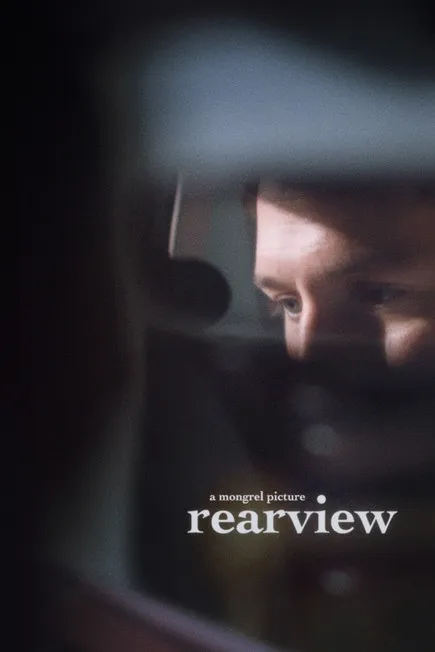 Joe McEwan interpreta a Chris en Rear View