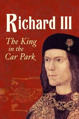 Simon Farnaby interpreta a Self en Richard III: The King in the Car Park