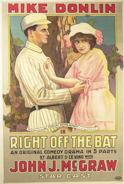 Mabel Wright interpreta a Viola's Mother en Right Off the Bat