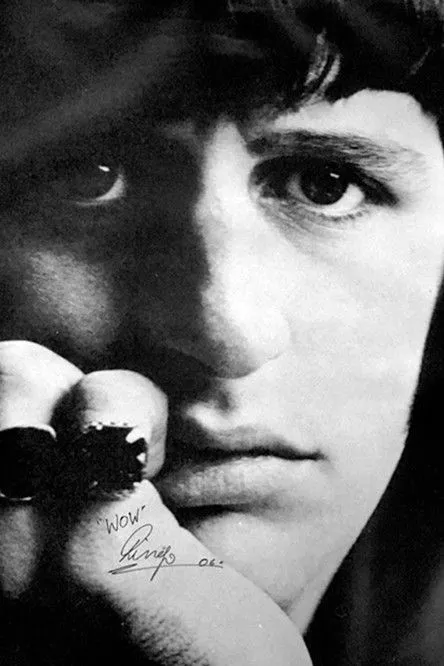 Dave Stewart interpreta a Self en Ringo Starr: Off the Record