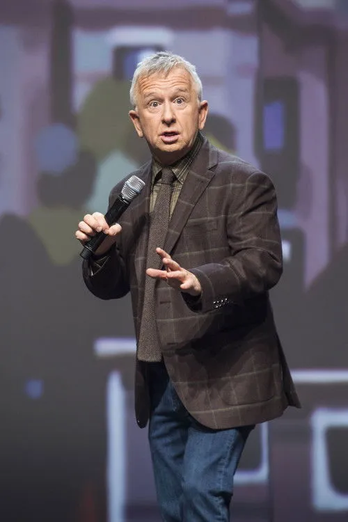 Ron James interpreta a Himself en Ron James: True North