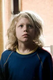 Grant Tilly interpreta a Old man en Roof Rattling