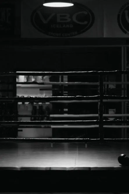 Ásgrímur Egilsson interpreta a en Round 0