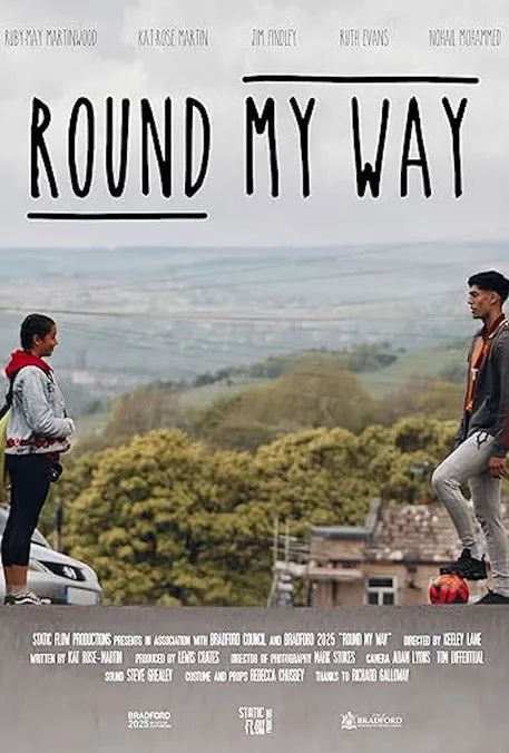 Kat Rose-Martin interpreta a Yaz en Round My Way