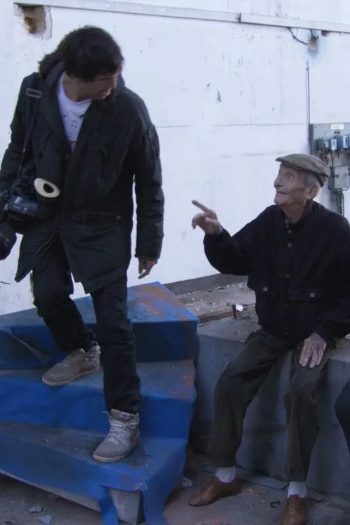 Mathias Pradenas interpreta a Reporter en Rue des ravissantes